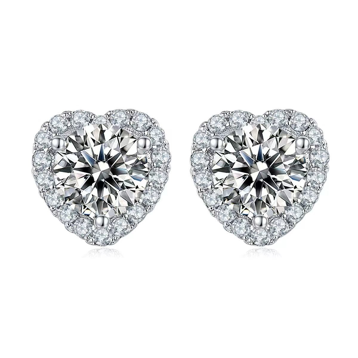 一心一意S925银镀白金莫桑钻耳钉1.5ct